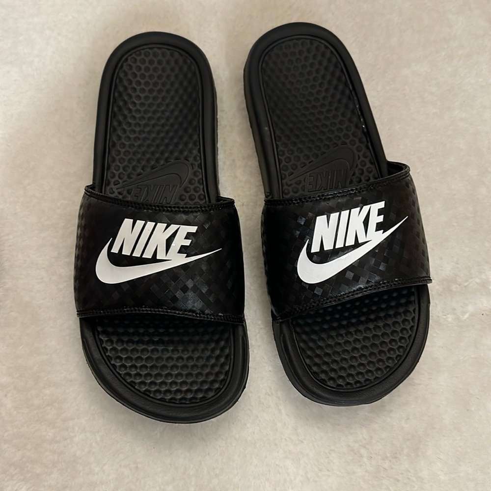 Nike flip flops
